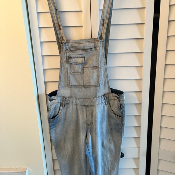 Crest Premium Overall Jeans sz L ladies light wash. - Picture 2 of 12